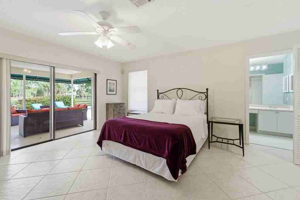 5562 Reynolds Rd - Photo 7 of 39