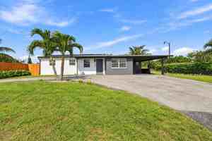 featured image of 2775 Ne 16th Ave