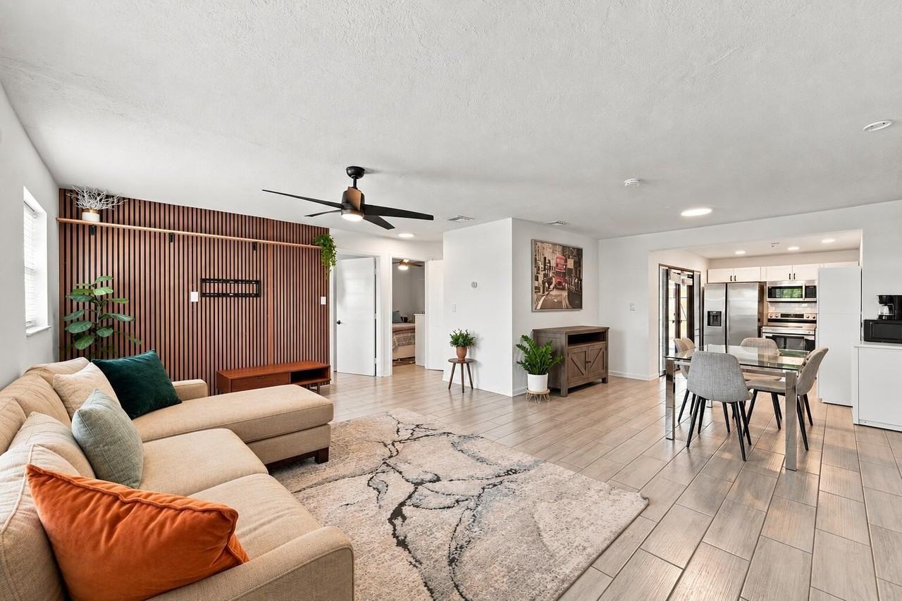 2775 Ne 16th Ave - Photo 3 of 47