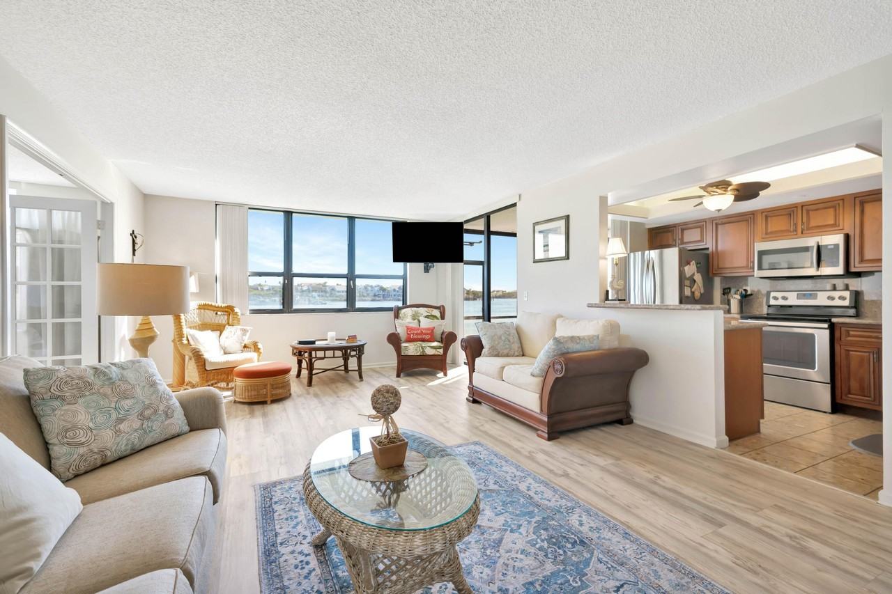 1542 Jupiter Cove Dr #104 - Photo 4 of 50