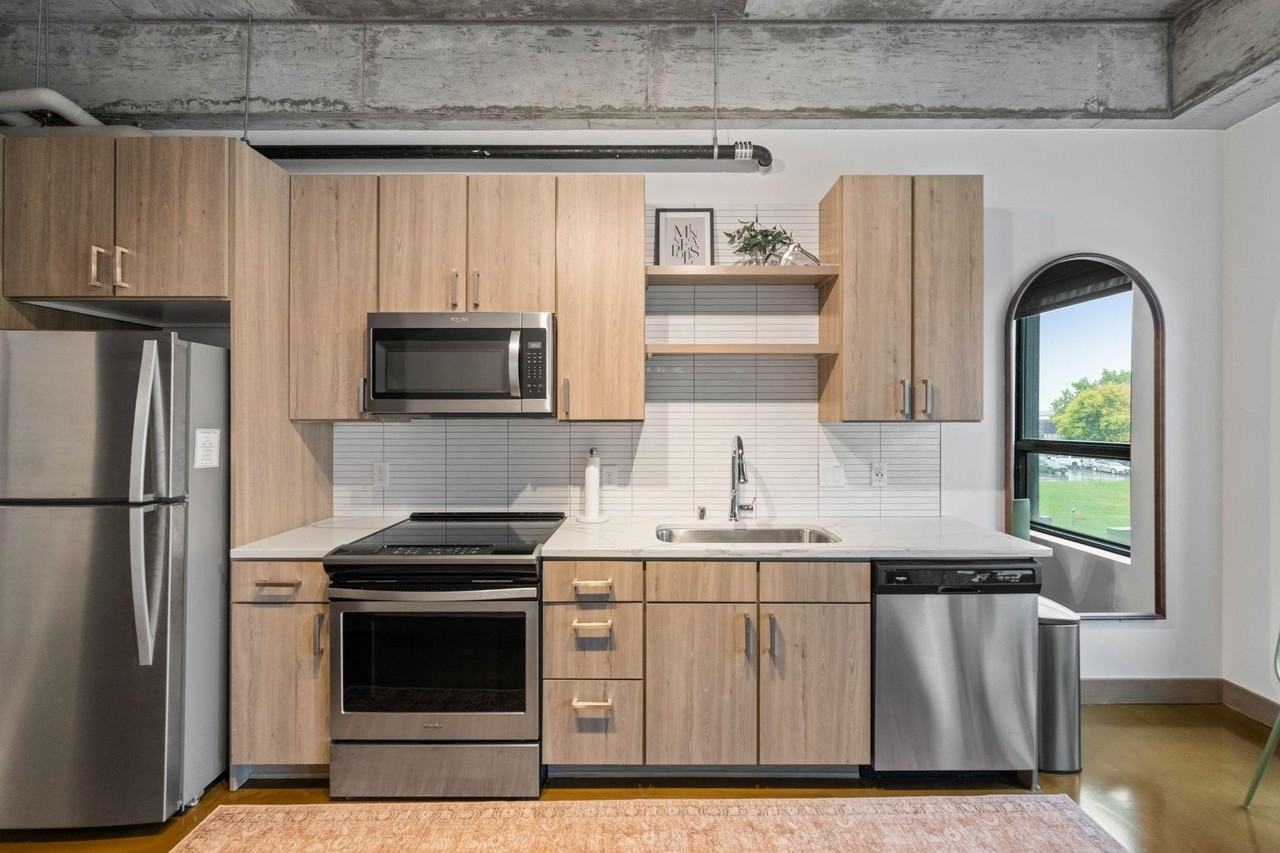 728 3rd St N #201 - Photo 6 of 50