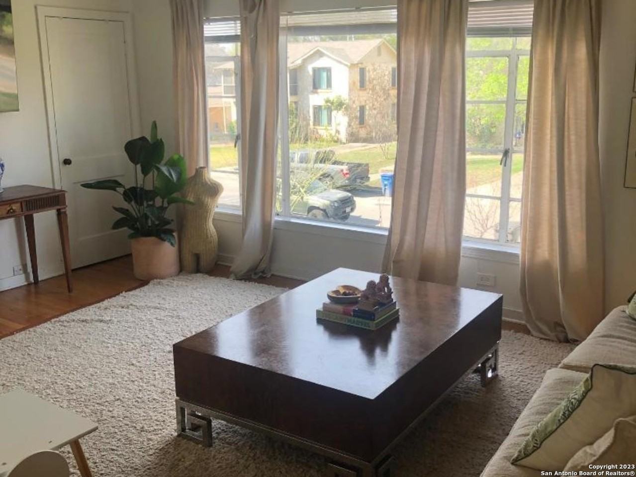 420 Bryn Mawr Dr - Photo 5 of 13