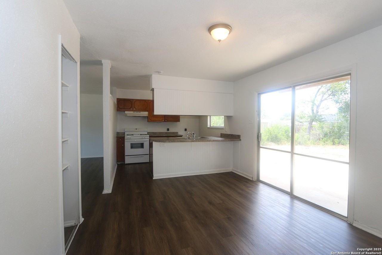 127 Fair Valley St - Photo 6 of 20