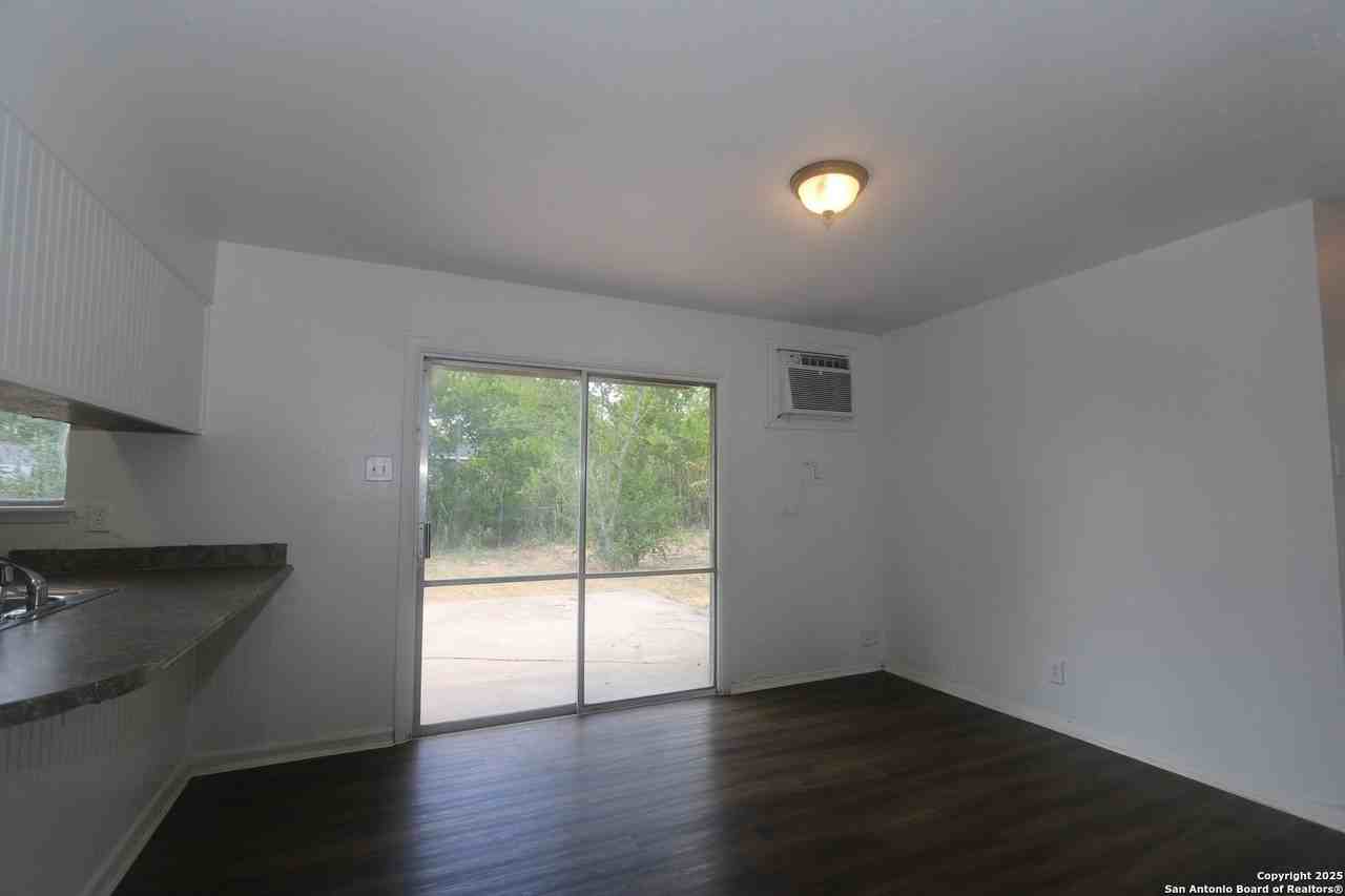 127 Fair Valley St - Photo 7 of 20