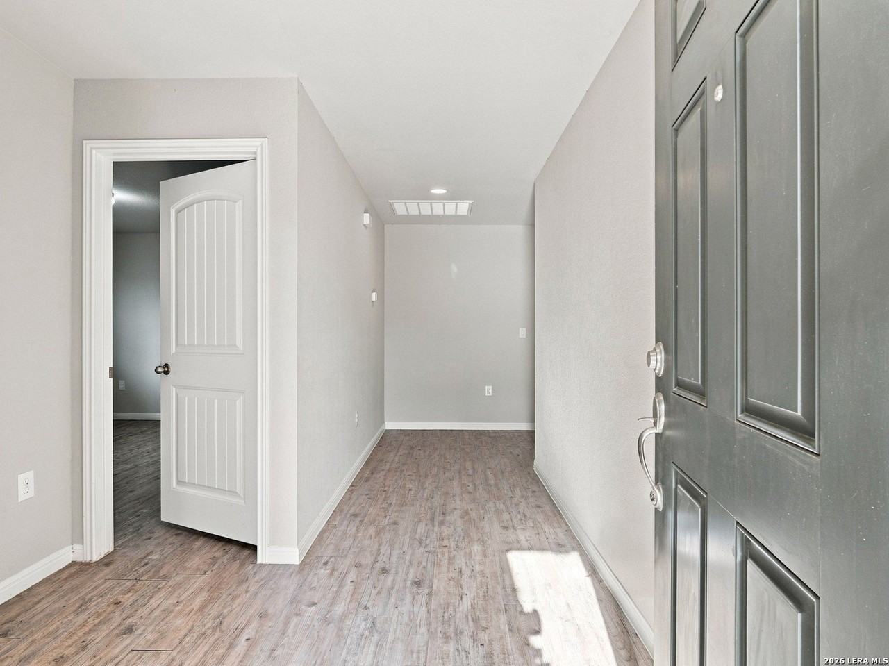 10203 Relic Oaks - Photo 4 of 28