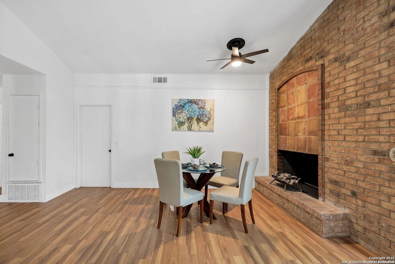 7637 Antique Oak St - Photo 3 of 17