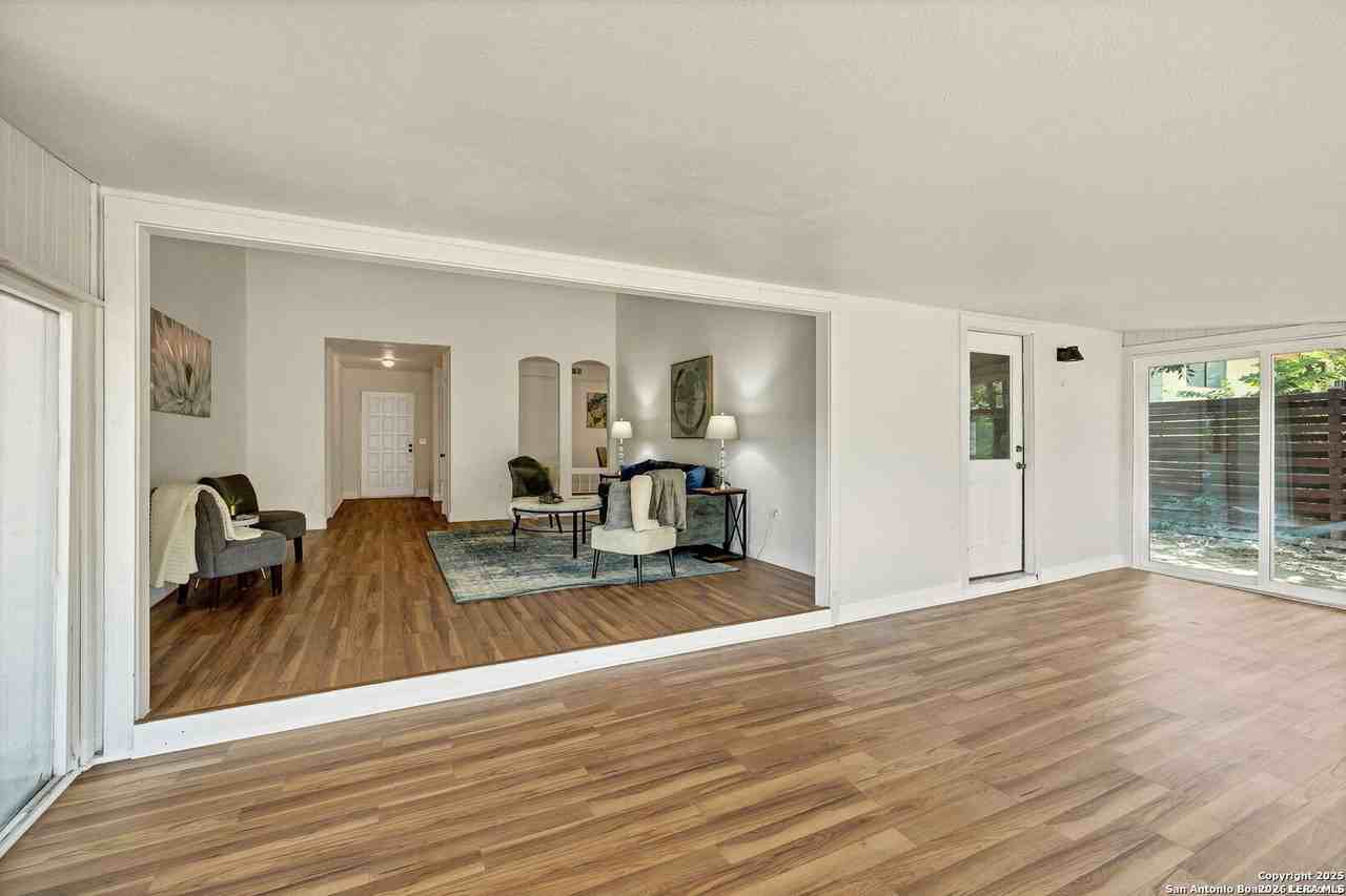 7637 Antique Oak St - Photo 5 of 17