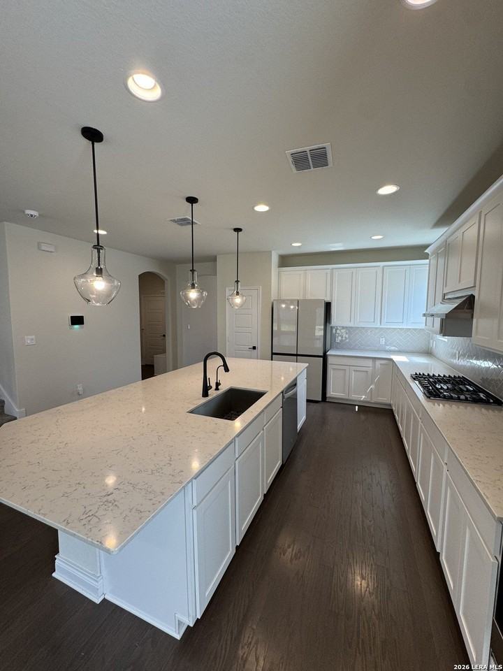 2027 Knippa - Photo 6 of 46