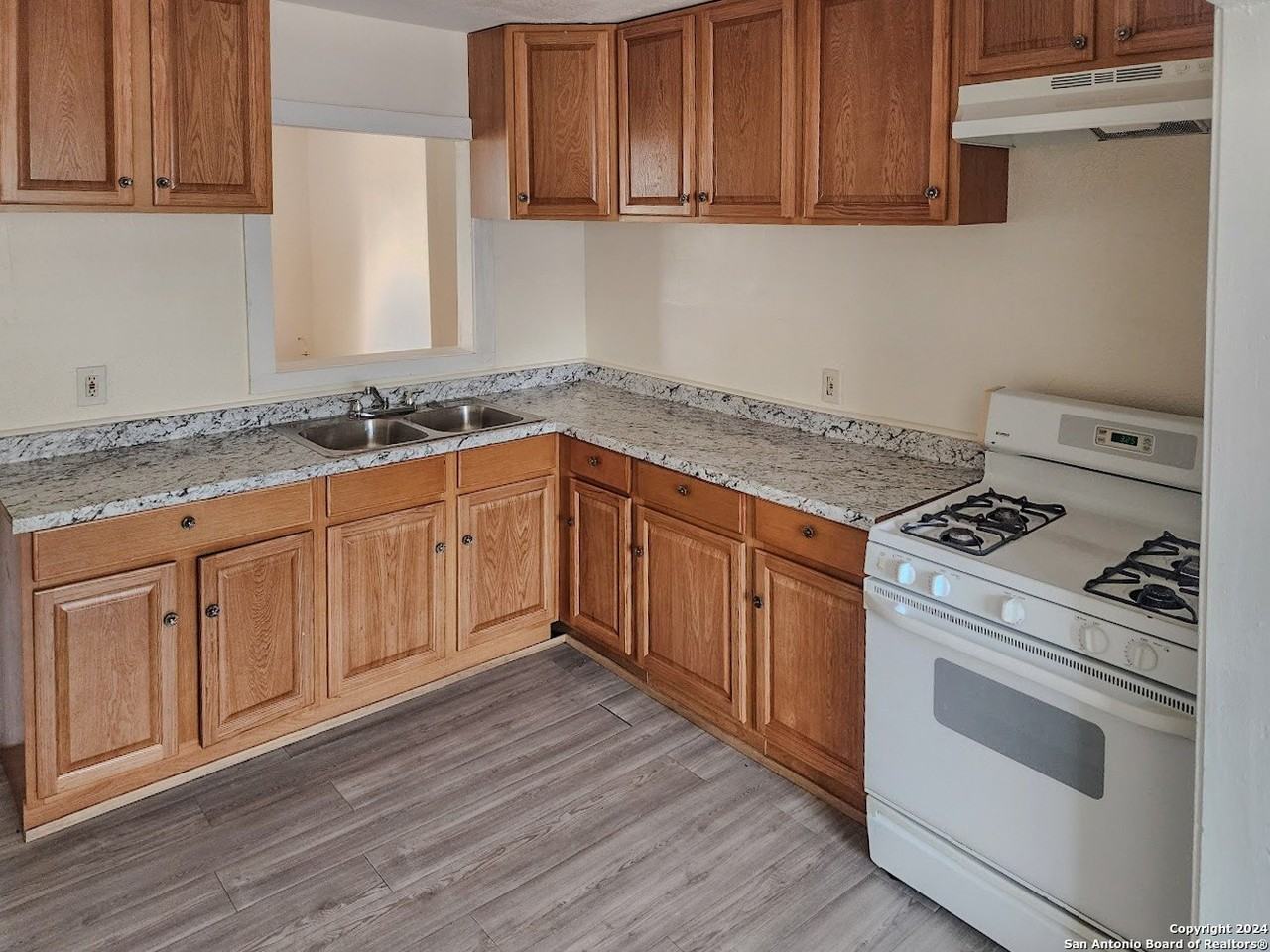 2445 Wyoming St - Photo 4 of 14