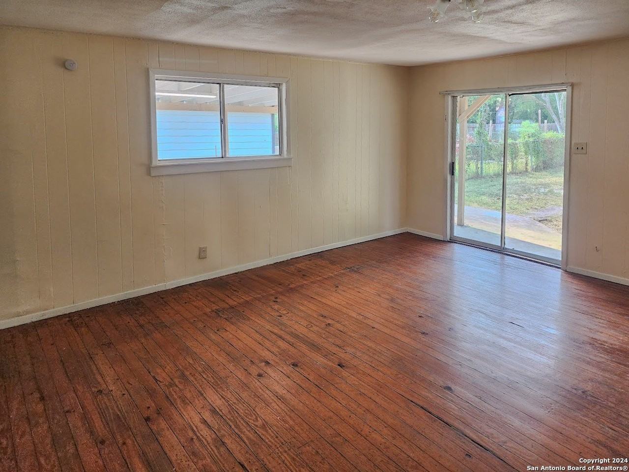 2445 Wyoming St - Photo 6 of 14