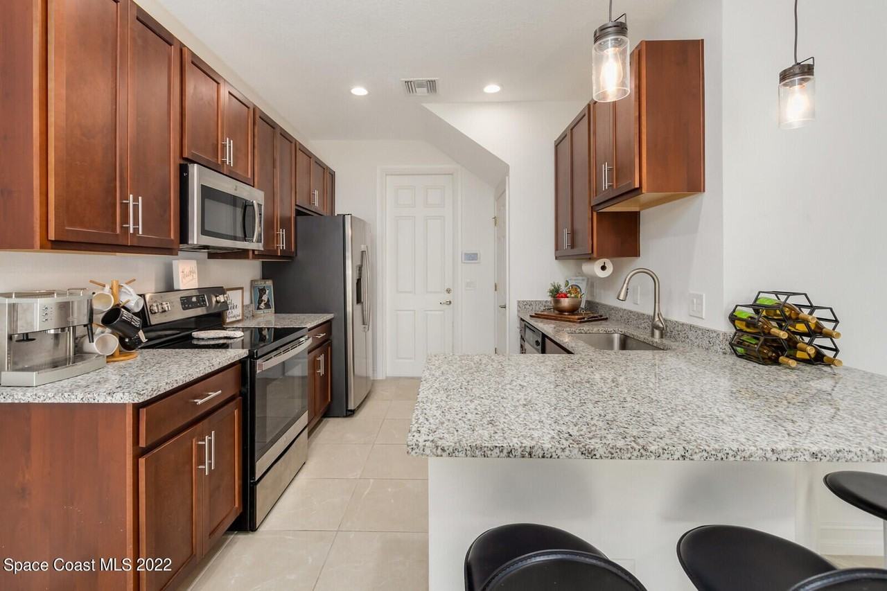 1470 Isabella Dr #105 - Photo 4 of 41