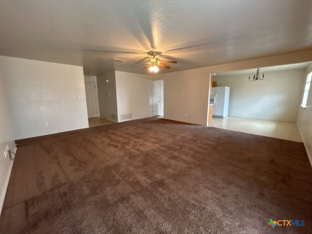 2509 Bigleaf Dr - Photo 5 of 22