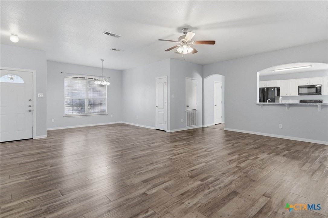 4504 The Searchers Dr - Photo 4 of 33