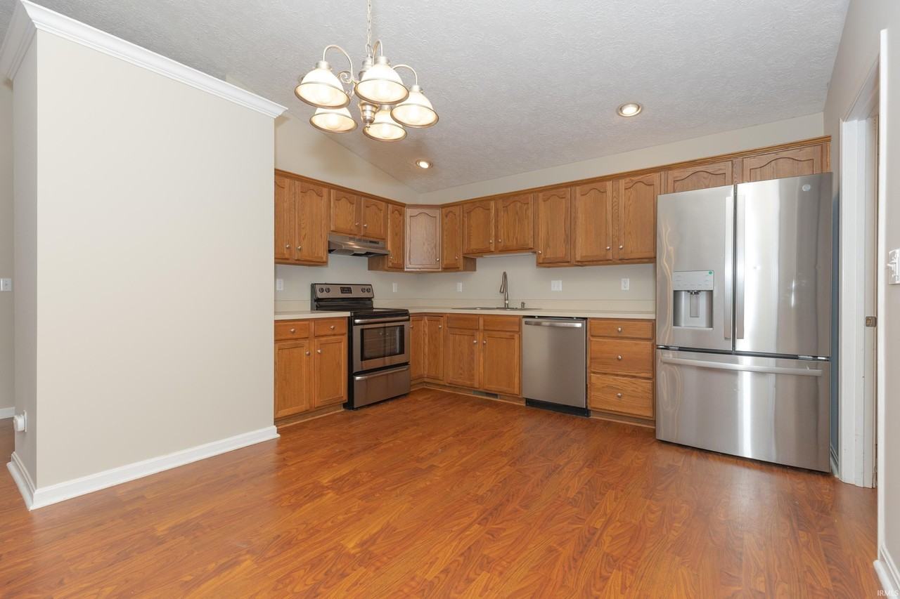 4100 Trinity Dr - Photo 5 of 22