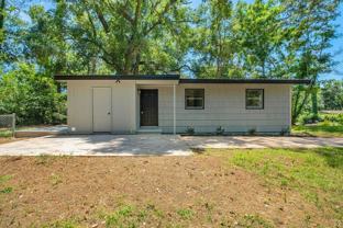 315 Meadowbrook Ln - Photo 1 of 1