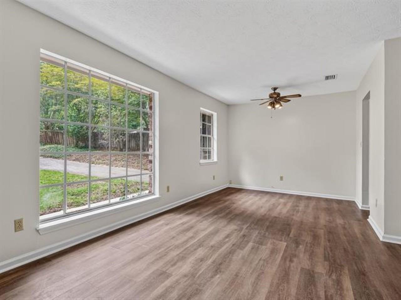 2413 Tree Top Ct - Photo 2 of 40