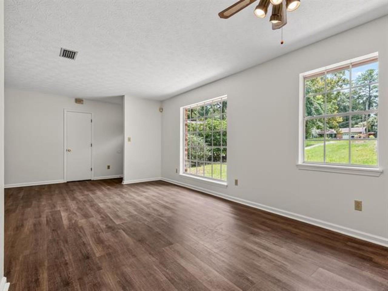 2413 Tree Top Ct - Photo 3 of 40