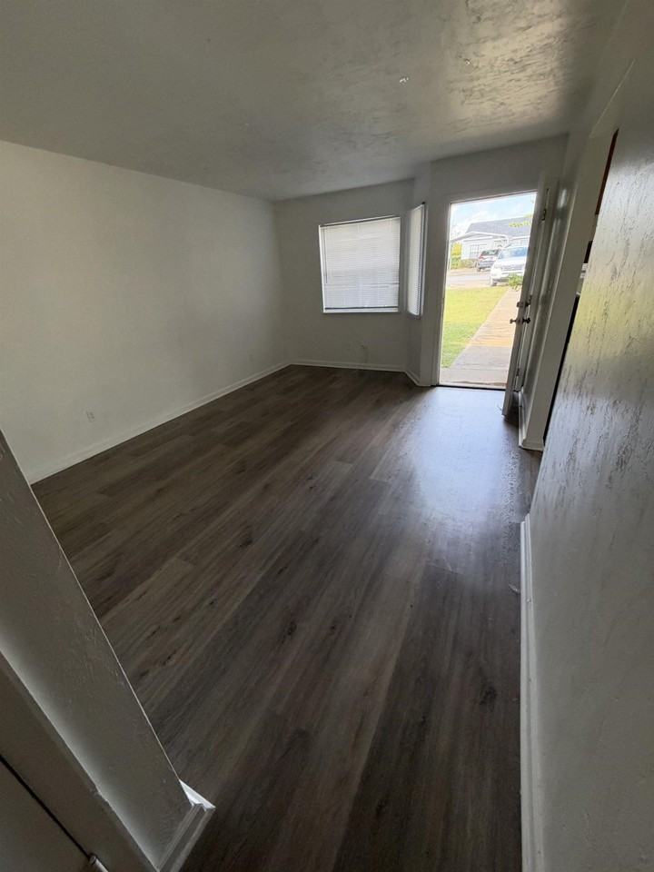 2653 Chateau Ln - Photo 2 of 7