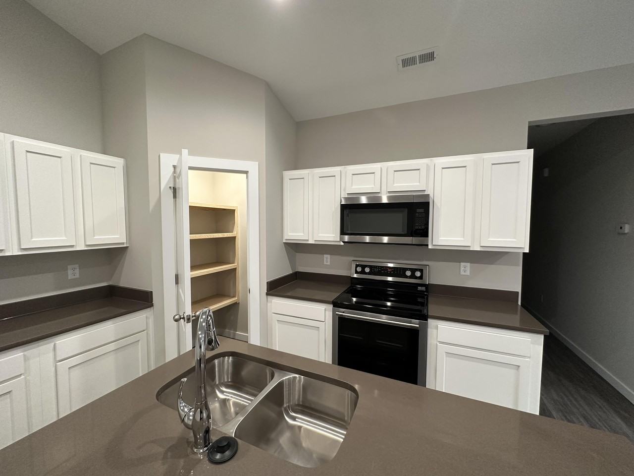13522 W Haskell Ct #1 - Photo 3 of 18