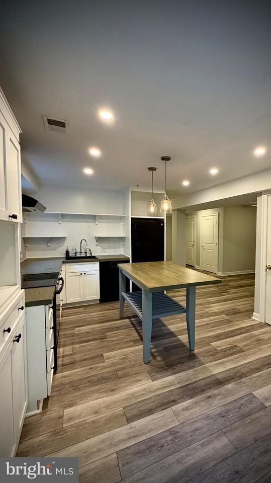 4874 Sudley Rd - Photo 3 of 11
