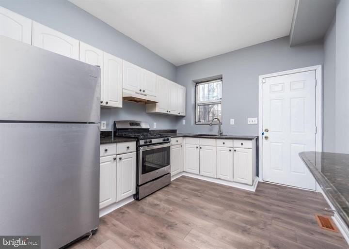 1314 N Mount St - Photo 4 of 18