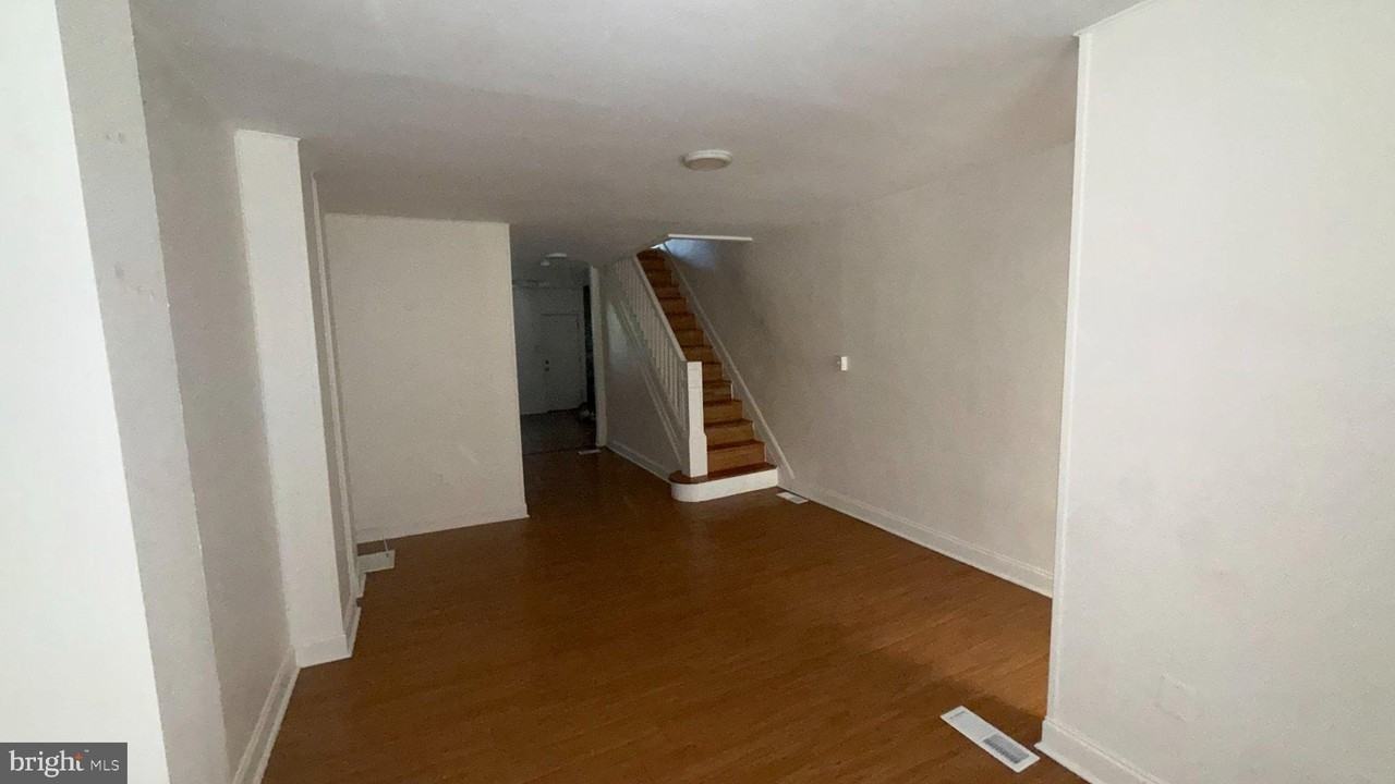 2313 Lauretta Ave - Photo 3 of 30