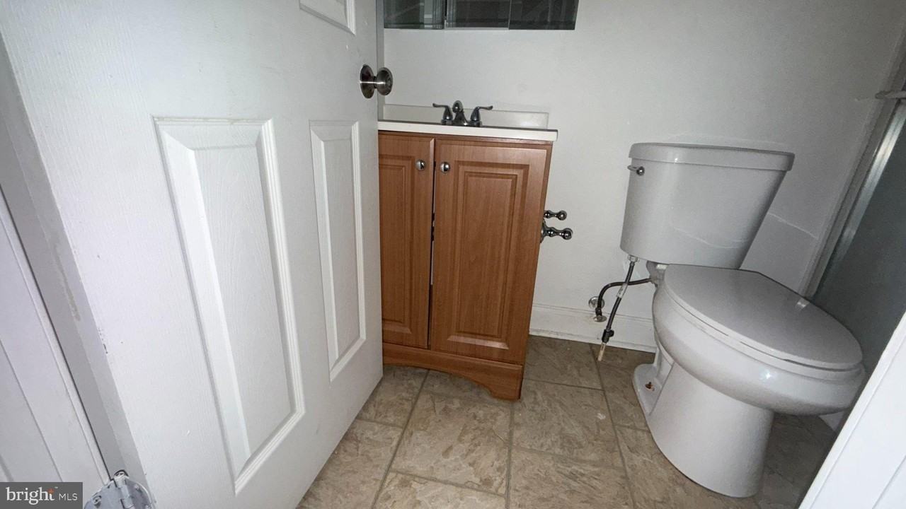 2313 Lauretta Ave - Photo 6 of 30