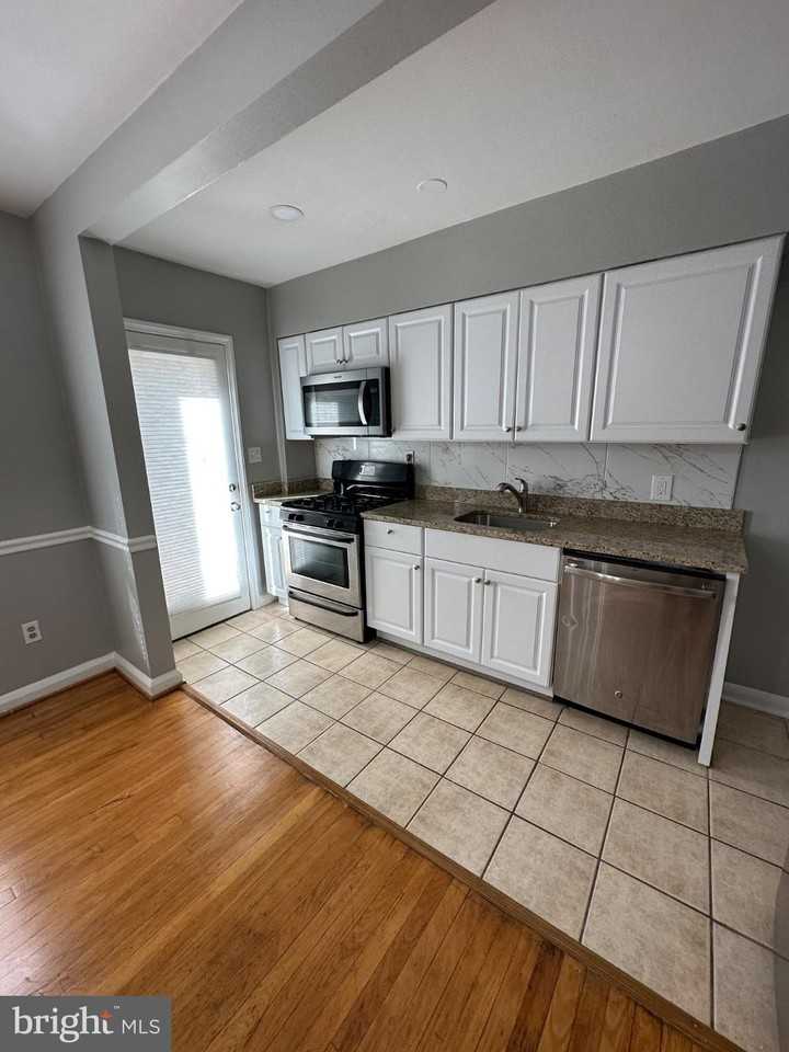 8302 Bon Air Rd - Photo 5 of 9