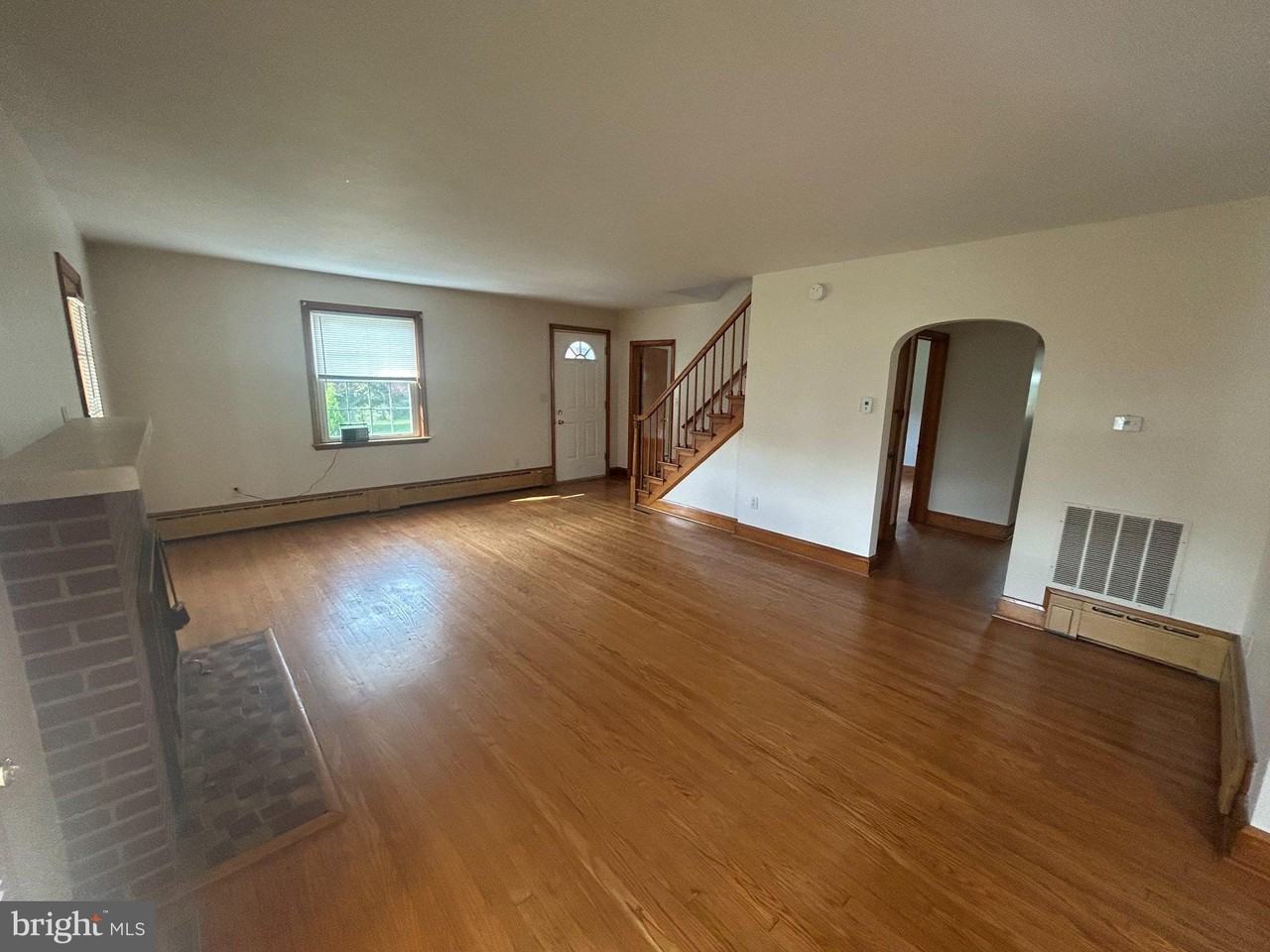 10005 Harford Rd - Photo 2 of 19