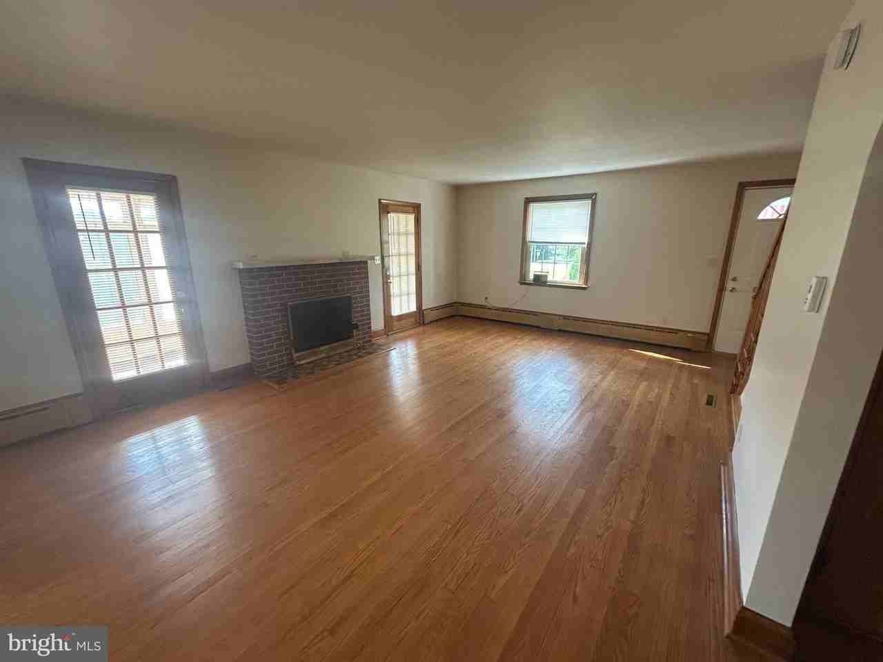 10005 Harford Rd - Photo 3 of 19
