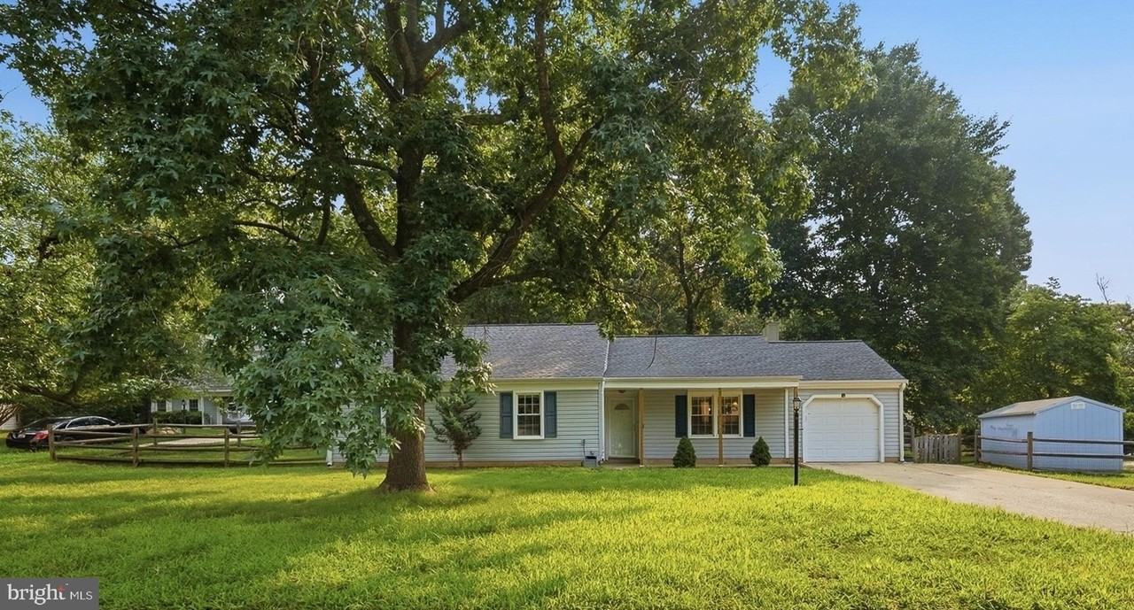3525 Smoke Tree Ct - Photo 2 of 34