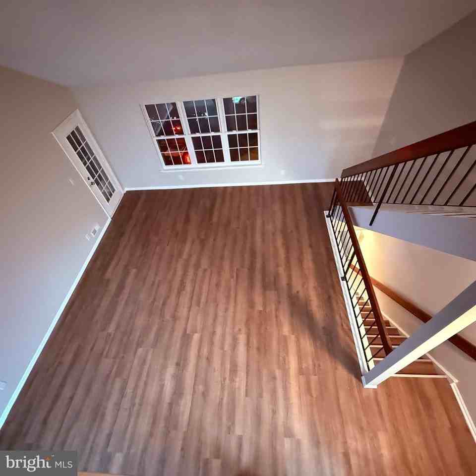 244 Everly Ct - Photo 3 of 14
