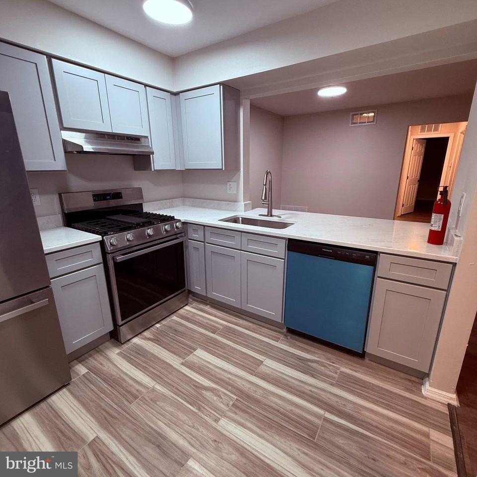 244 Everly Ct - Photo 6 of 14