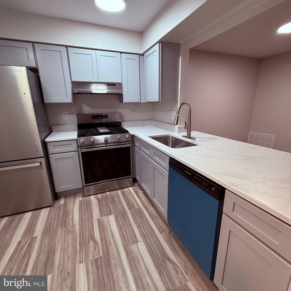 244 Everly Ct - Photo 7 of 14