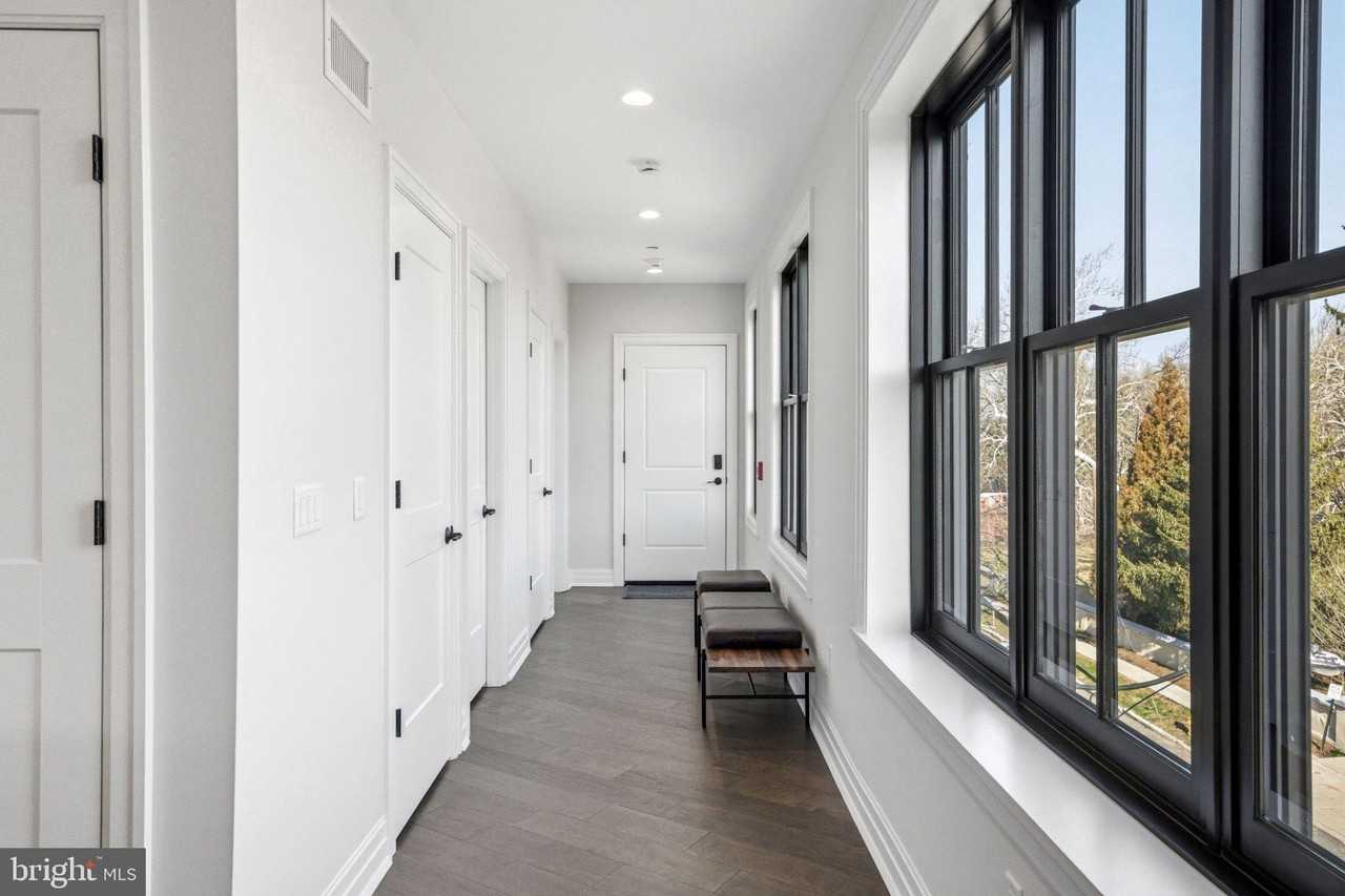 151 Kings Hwy E #A - Photo 3 of 22