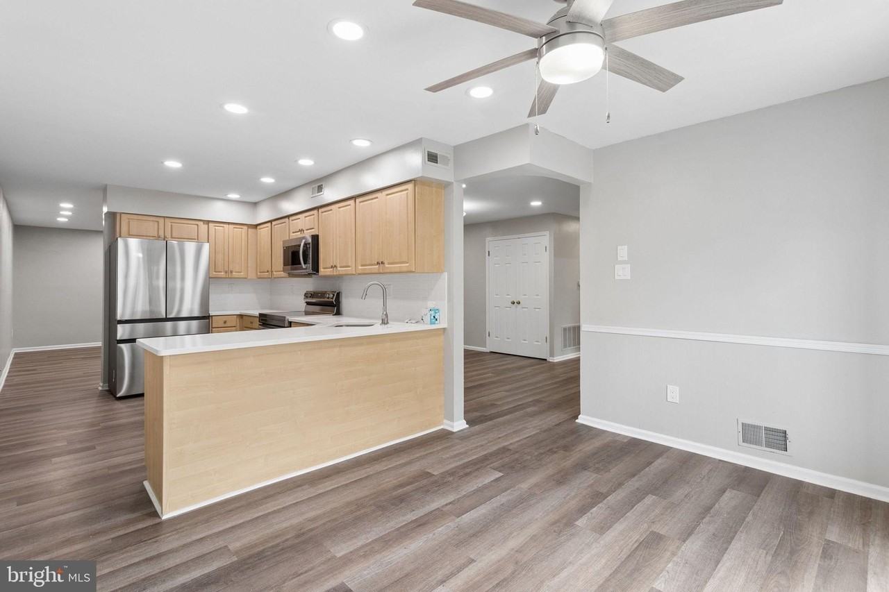932 Chanticleer - Photo 5 of 32