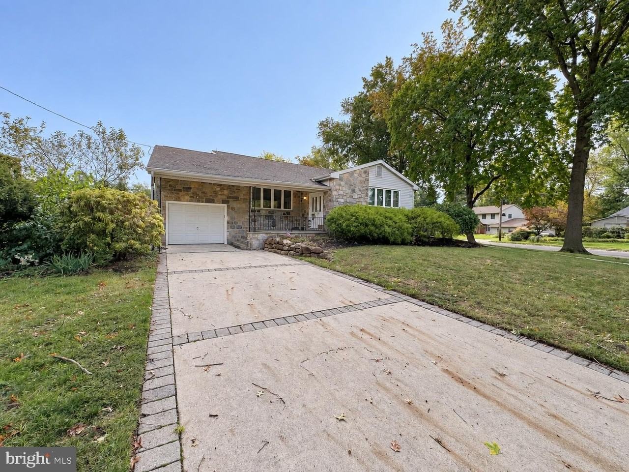 1738 Country Club Dr - Photo 2 of 22