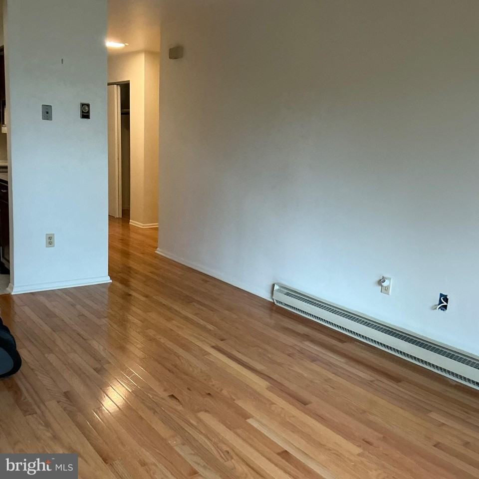 47 Lambert Ln - Photo 6 of 11