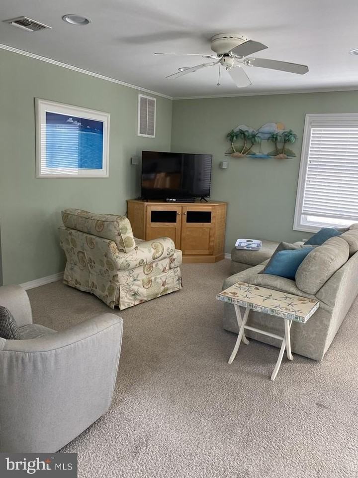 116 E Seabreeze Ave #2ndFL - Photo 3 of 12