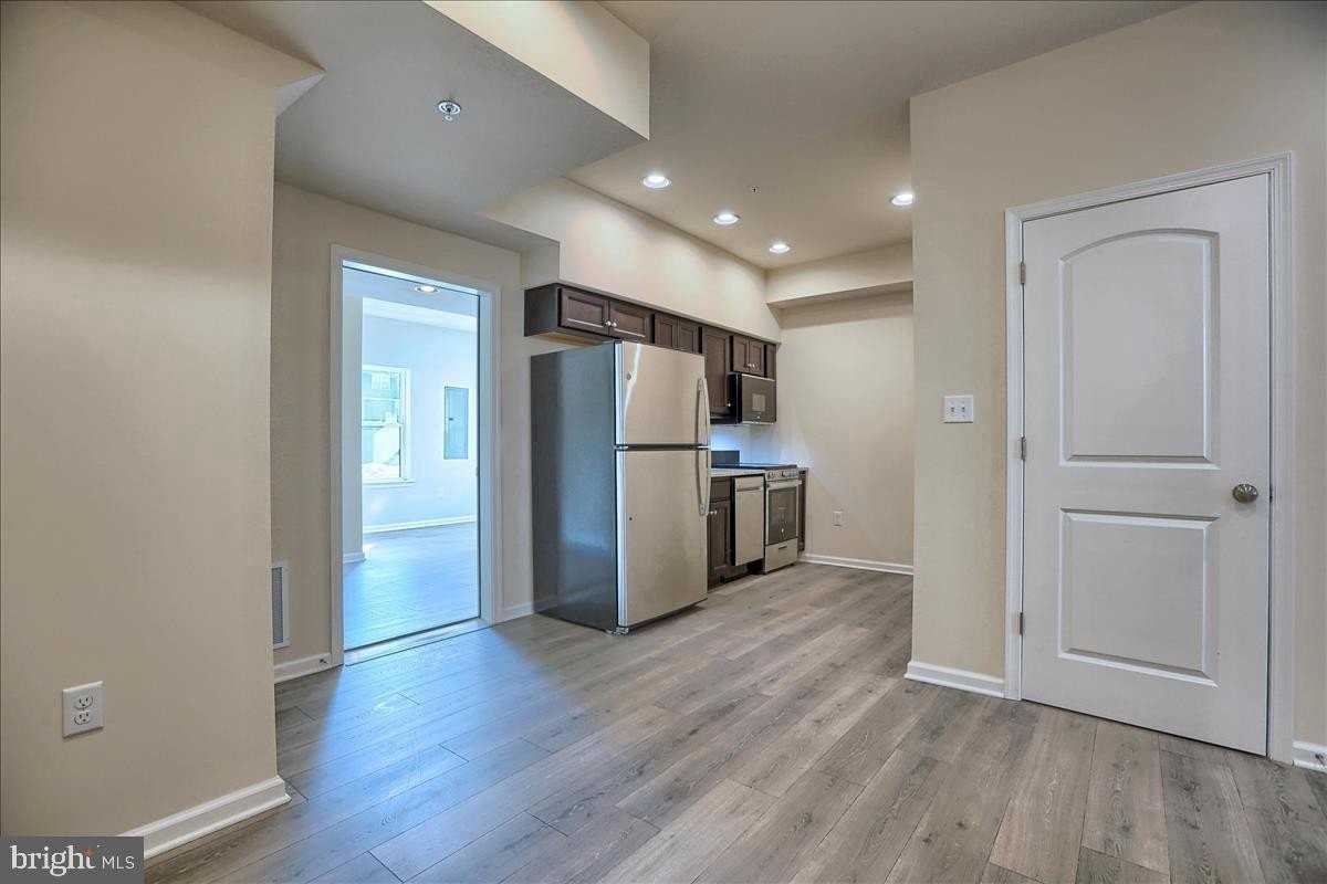 118 High Pointe Dr - Photo 4 of 11