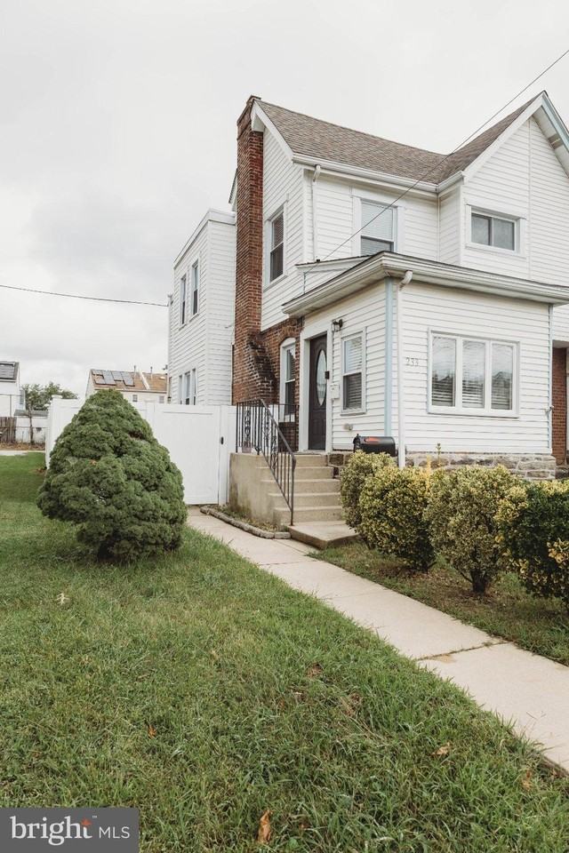 233 Leon Ave - Photo 2 of 20