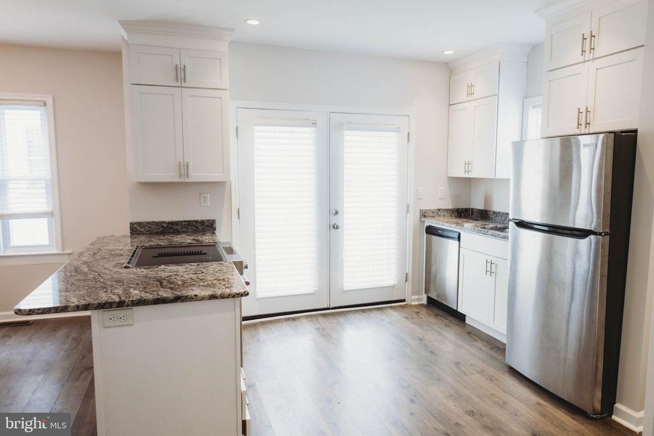 233 Leon Ave - Photo 6 of 20