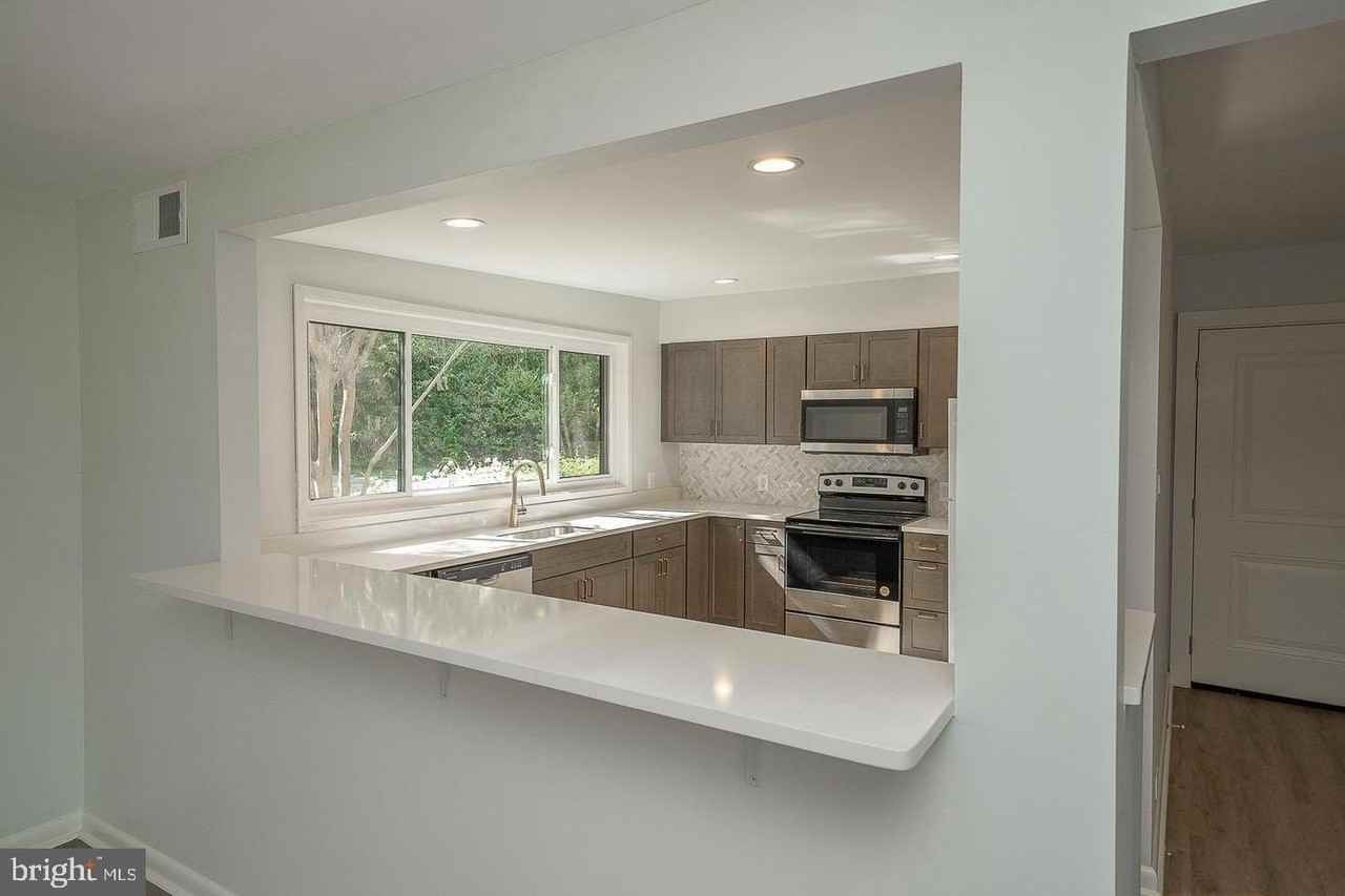701 Mount Pleasant Rd - Photo 5 of 32