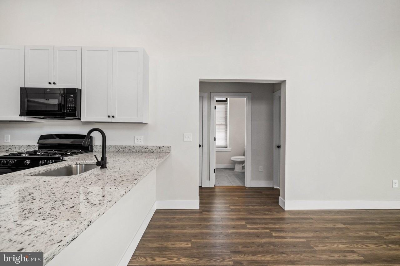 424 Chestnut St #1 - Photo 4 of 36