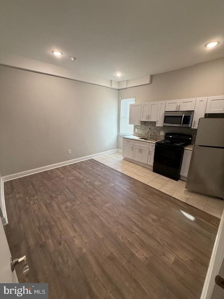 4028 W Girard Ave #3 - Photo 2 of 8