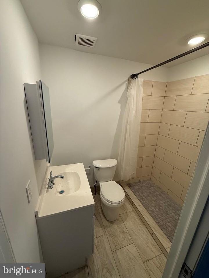 4028 W Girard Ave #3 - Photo 3 of 8