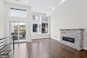 featured image of 2527 Graduate Sq