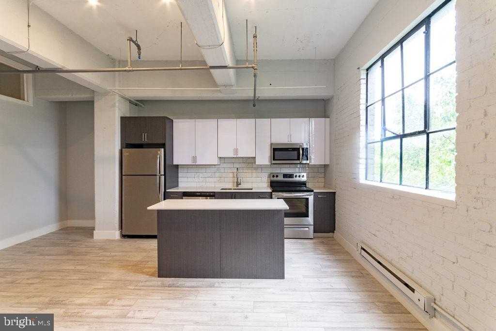 412 S 13th St #303 - Photo 2 of 18