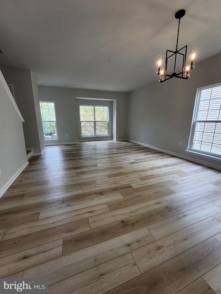 2281 Forsythia Dr - Photo 3 of 23