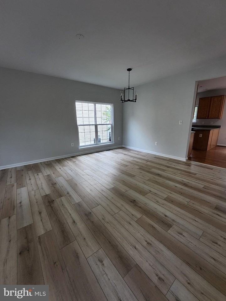 2281 Forsythia Dr - Photo 5 of 23